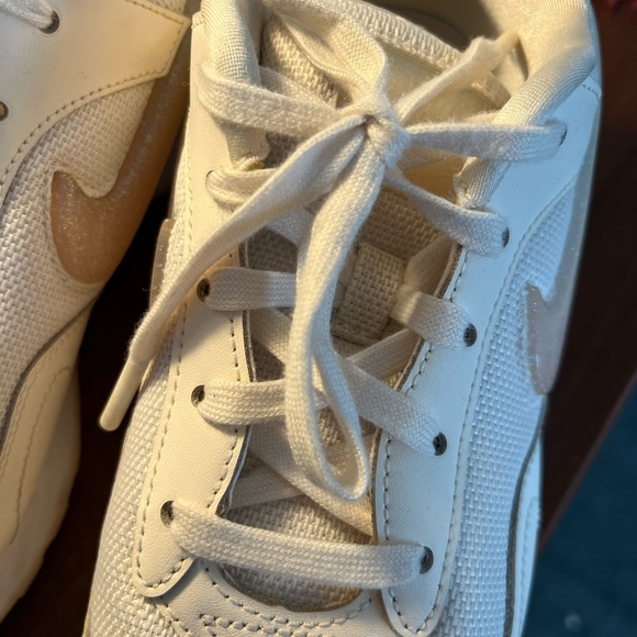 Nike Ivory Sneakers with Glitter puff swoosh - Picture 6 of 7